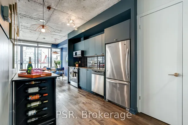 Additional image 17 of 95 Bathurst St Unit 816