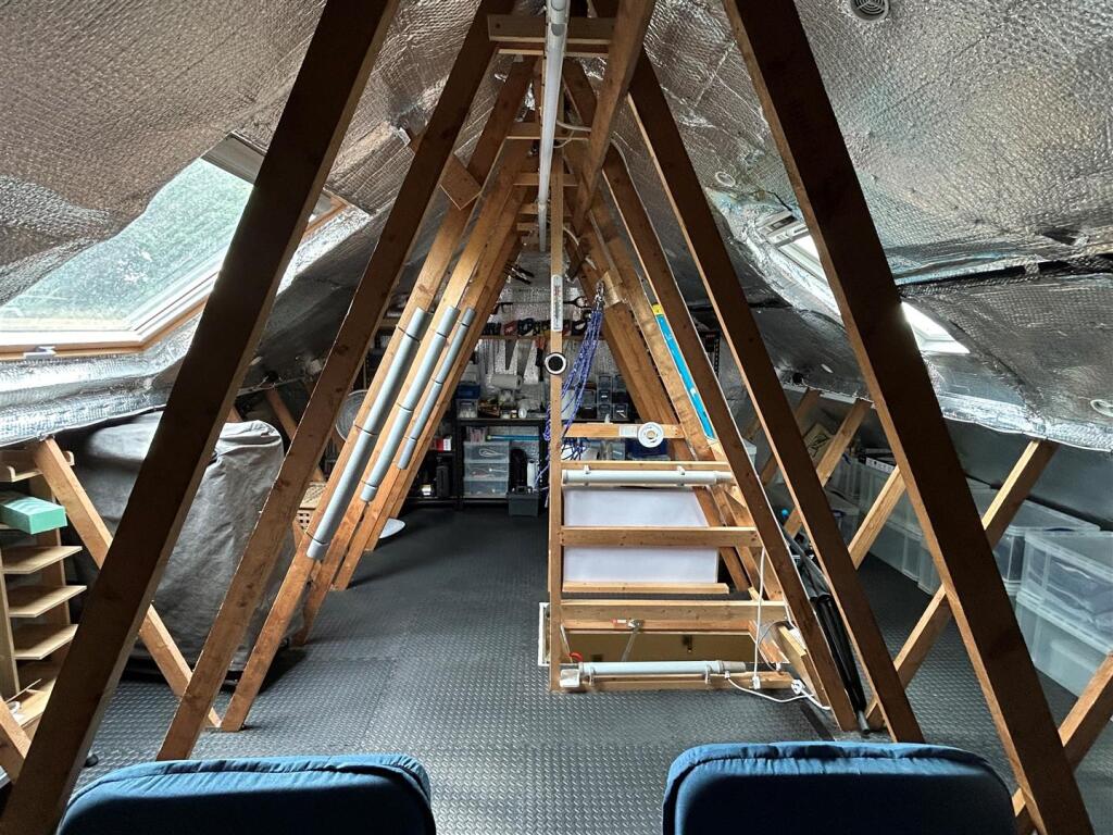 Additional image 18 of Cliffe Lane South, Baildon