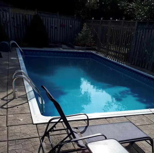 Additional image 40 of 2 Maria Crt