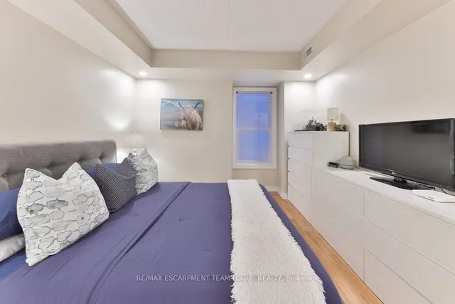 Additional image 15 of 2010 Cleaver Ave Unit 120