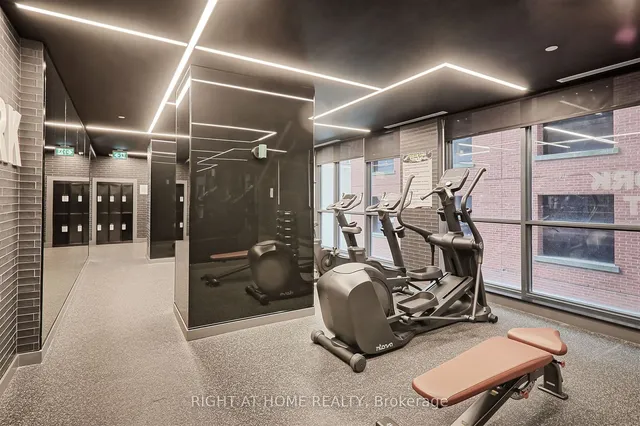 Additional image 10 of 327 King St Unit 1307