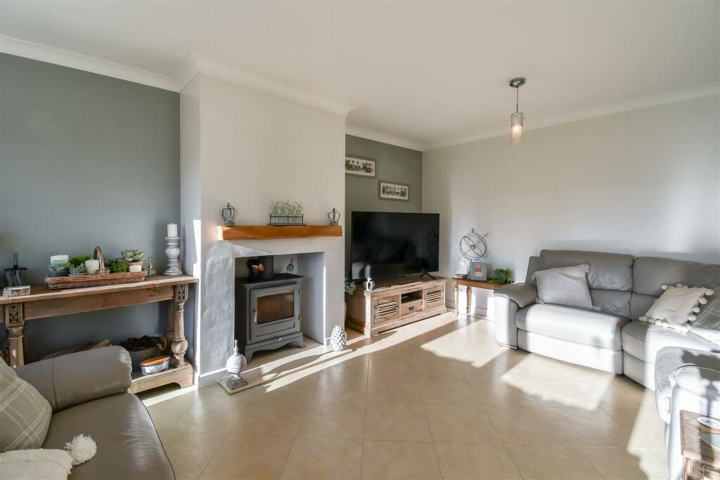 Additional image 22 of Highlight Lane, Barry