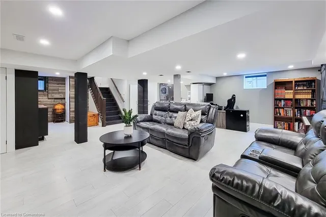 Additional image 18 of 49 Aberdeen Ave