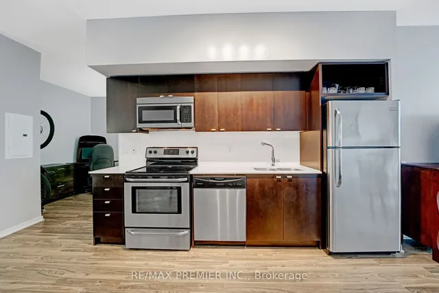 Additional image 9 of 105 The Queensway Unit 714