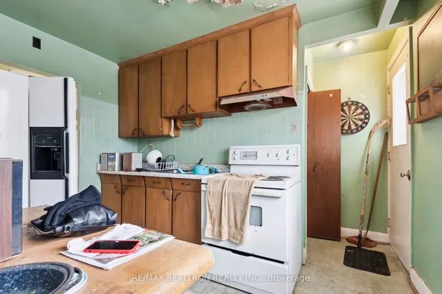 Additional image 18 of 201 Churchill Ave