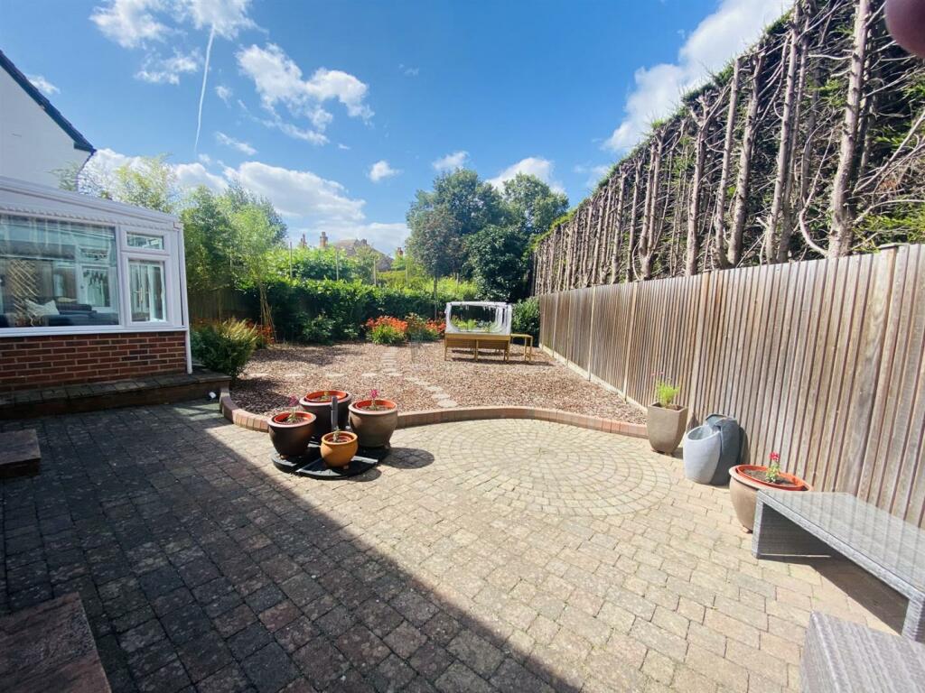 Additional image 16 of Selkirk Drive, Chester