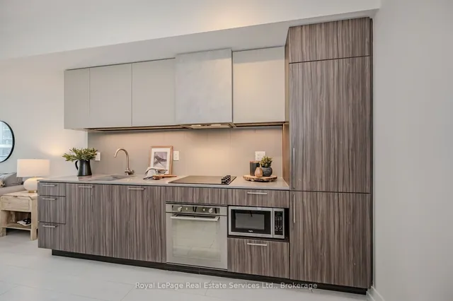 Additional image 2 of 19 Western Battery Rd Unit 310