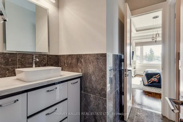 Additional image 32 of 52 Carmichael Ave