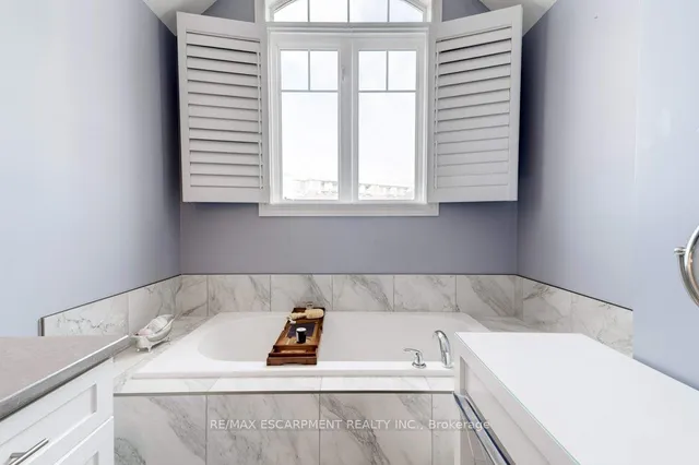 Additional image 23 of 98 SHOREVIEW Pl Unit 12