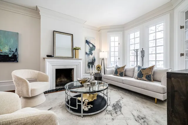 Additional image 6 of 121 Roxborough Dr