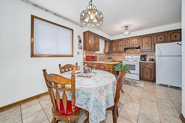 Additional image 12 of 10 Romanway Cres