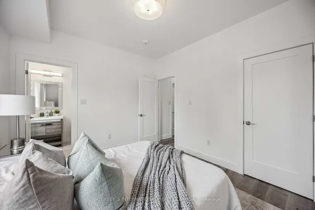 Additional image 11 of 1925 Lawrence Ave