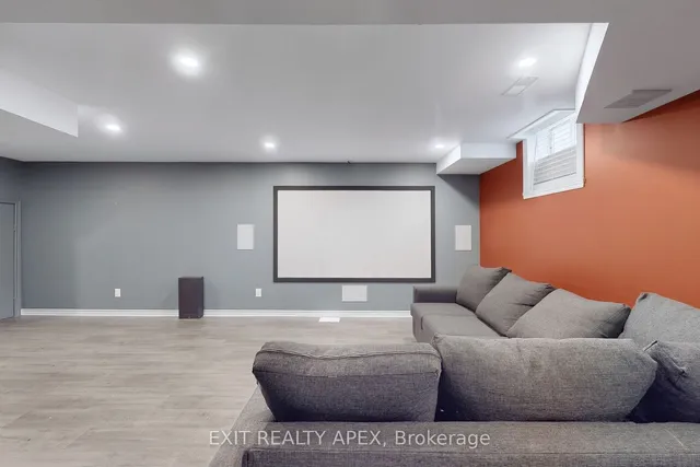 Additional image 33 of 343 Bussel Cres