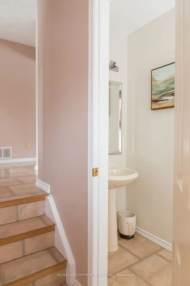 Additional image 26 of 22 Beachgrove Cres