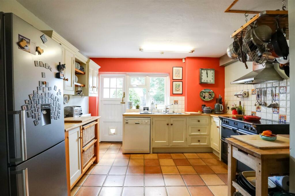 Additional image 9 of Tal Y Llyn, Castle Court, Llandough, Nr Cowbridge, Vale Of Glamorgan, CF71 7LZ