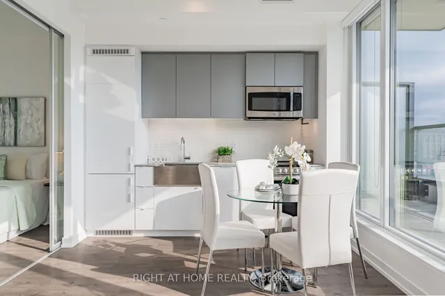 Additional image 9 of 270 Dufferin St Unit 506