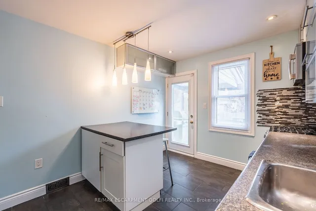 Additional image 14 of 303 HOUGHTON Ave