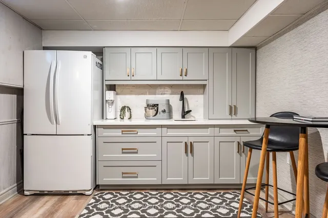 Additional image 30 of 371 Knightsbridge Cres