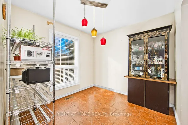 Additional image 9 of 84 John Tabor Tr