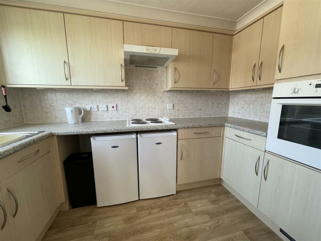 Additional image 4 of Eddington Court, Beach Road, Weston-super-Mare