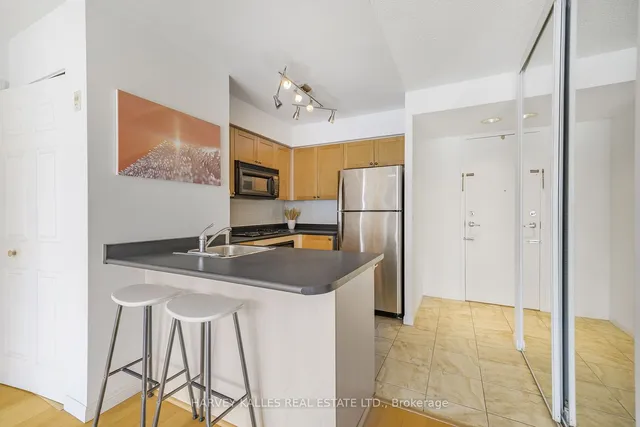 Additional image 14 of 311 Richmond St Unit 1009