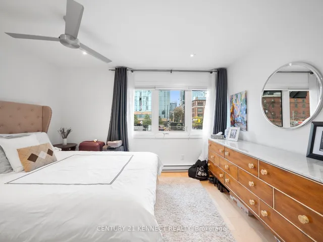 Additional image 22 of 570 Wellington St Unit 13A