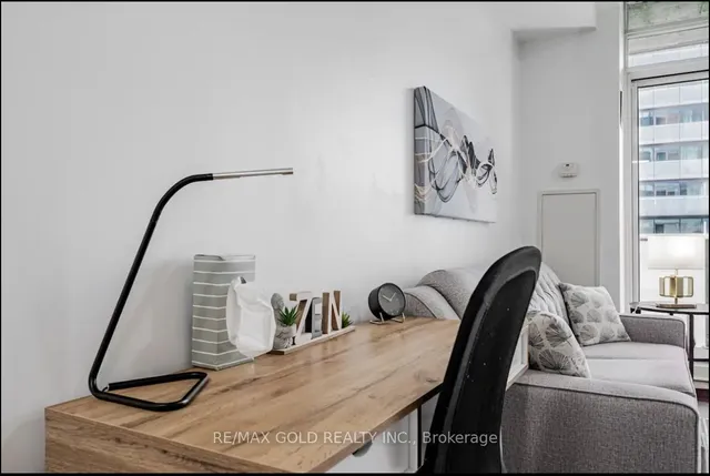 Additional image 9 of 55 Bremner Blvd Unit 2811