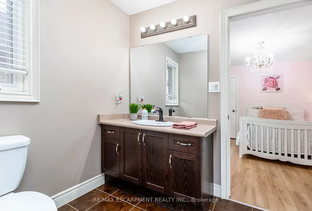 Additional image 19 of 240 CLOVERLEAF Dr