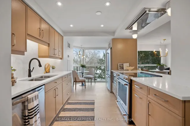 Additional image 5 of 2190 Lakeshore Rd Unit 403