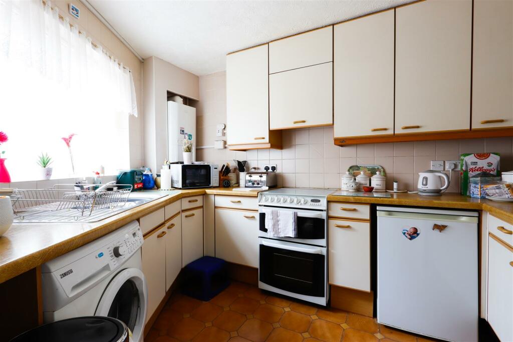 Additional image 5 of Glan-Y-Mor, Barry