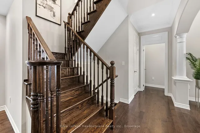 Additional image 23 of 748 Sales Crt