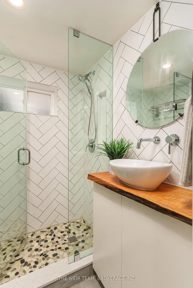 Additional image 17 of 7 Adler St