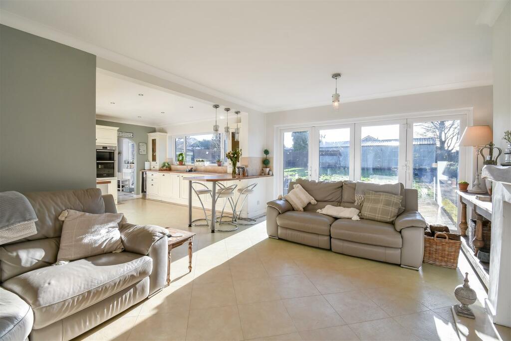 Additional image 39 of Highlight Lane, Barry