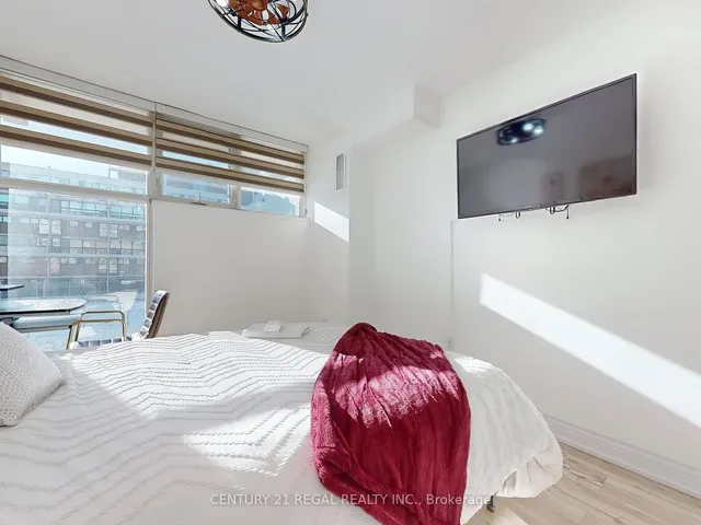 Additional image 28 of 364 The East Mall Unit 105