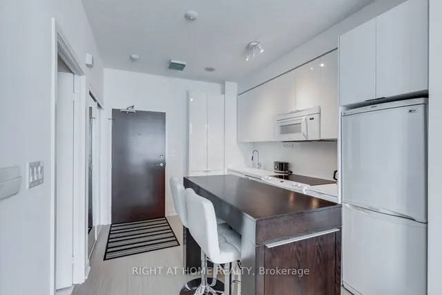 Additional image 9 of 15 Iceboat Terr Unit 3303