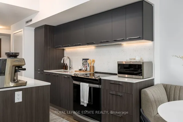 Additional image 6 of 665 Queen St Unit 408