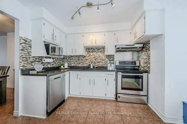 Additional image 6 of 32 Mowat Blvd Unit 58