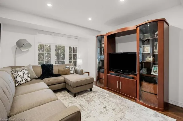 Additional image 6 of 2220 Queensway Dr Unit 13