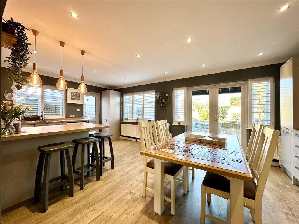 Additional image 4 of Woodfield Gardens, Highcliffe on Sea, Christchurch, Dorset, BH23