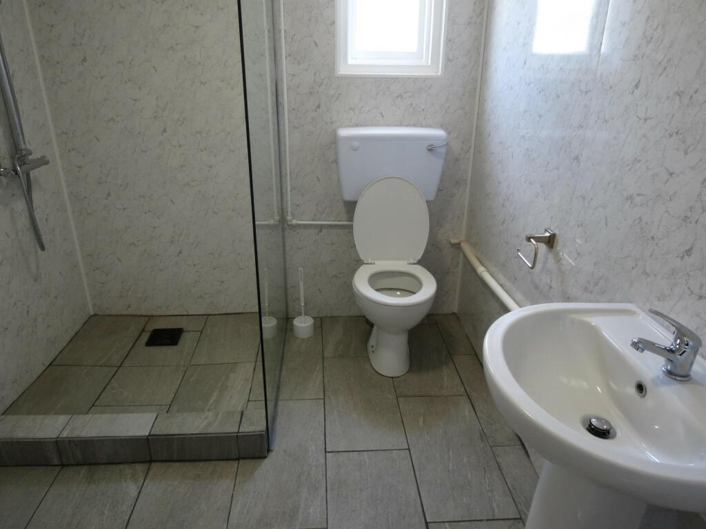 Additional image 11 of 5 bedroom Detached House in Winton