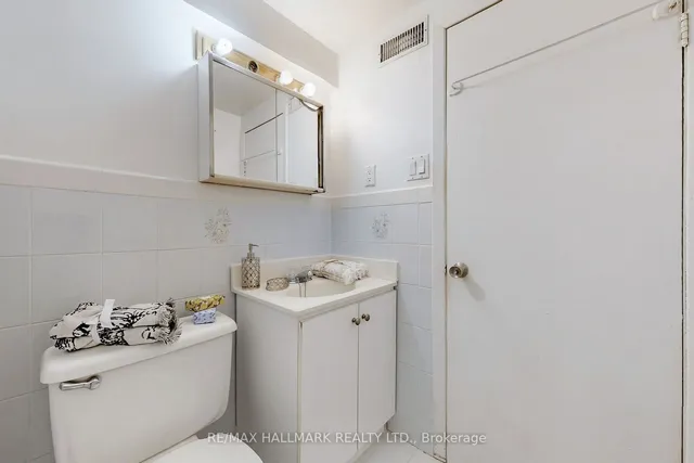 Additional image 29 of 114 Benjamin Blvd