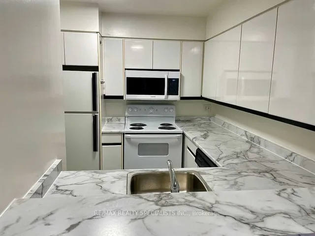 Additional image 6 of 7 CARLTON St Unit 704