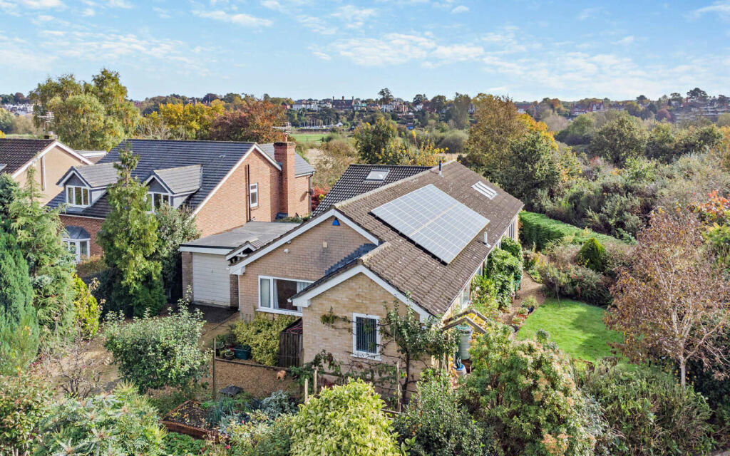 Primary image of Elizabeth Crescent, Chester, Cheshire, CH4