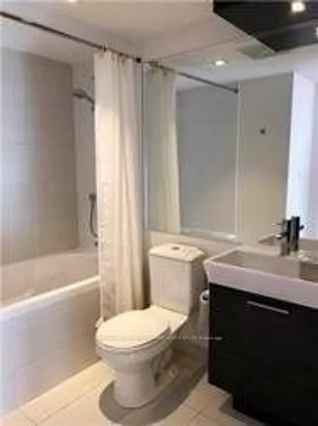 Additional image 10 of 386 Yonge St Unit 4313