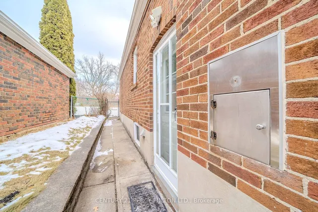 Additional image 32 of 63 Midland Ave