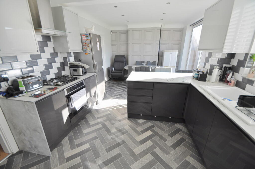 Additional image 13 of Harvey Avenue, Greasby