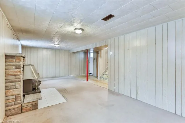 Additional image 28 of 15 Queensbury Dr