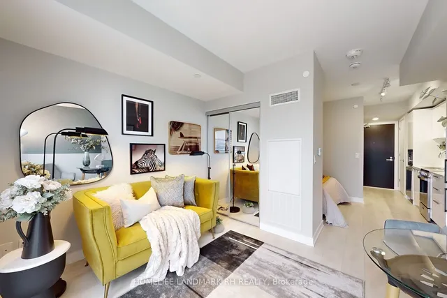 Additional image 7 of 501 Yonge St Unit 3904