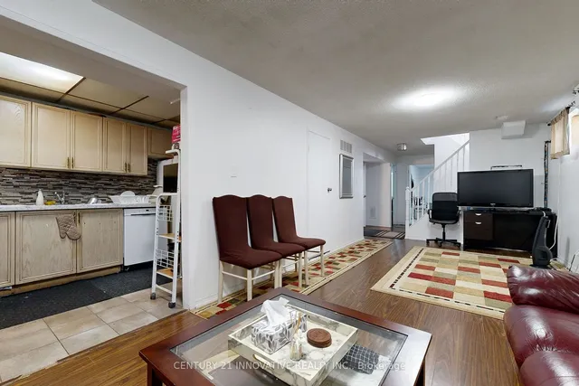 Additional image 30 of 18 Lowry Sq