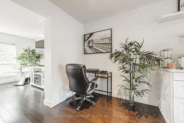 Additional image 13 of 1155 Paramount Dr Unit 26